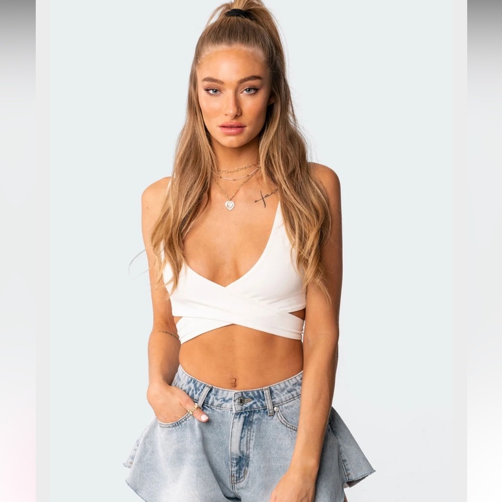 Edikted Stella White crop top